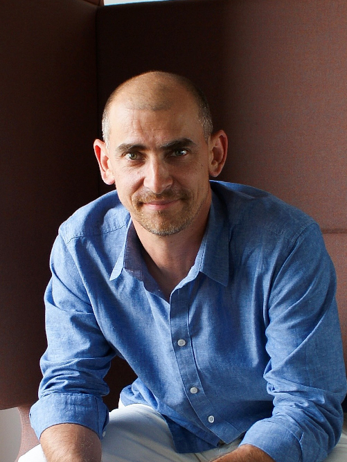 portrait-arnaud-berquez à propos photographe de mariage en centre val de loire arnaud berquez